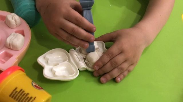 Набор стоматолога Play Doh. Как правильно лечить зубы смотреть онлайн