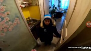 школьник грязнуля пердучок прогуливает школу