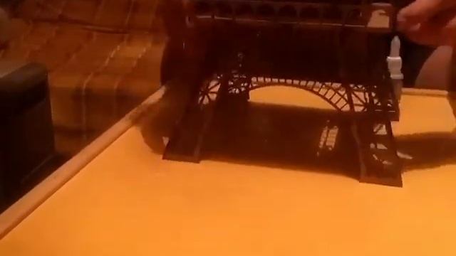 Деревянная копия эйфелевой башни смотреть онлайн
