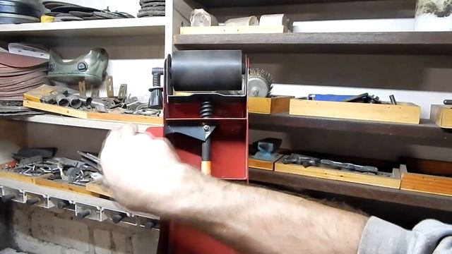 Как сделать гриндер на 2 ролика Интересная система натяжки ленты гриндера смотреть онлайн