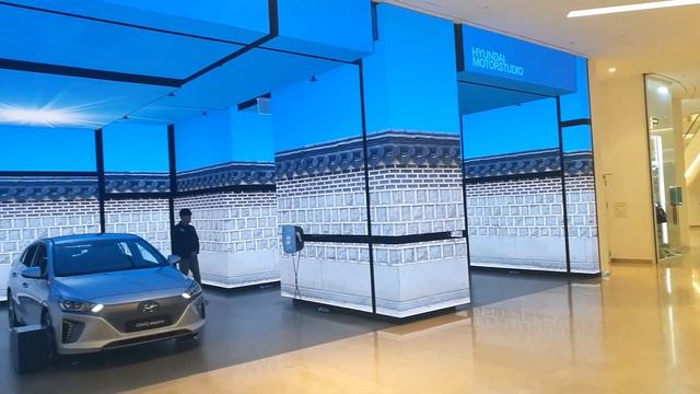 LED screen in car show смотреть онлайн