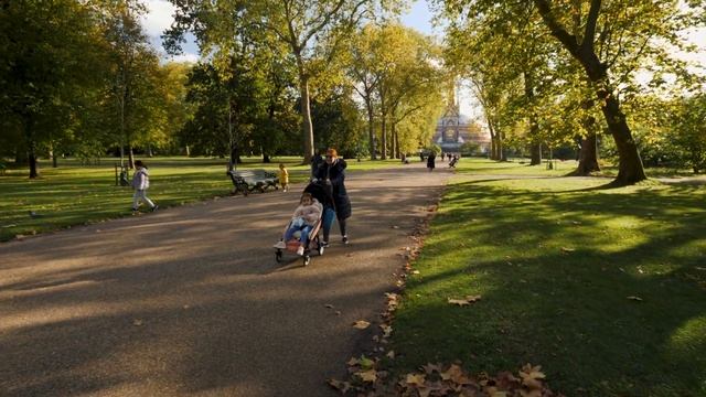 Autumn at Kensington Palace and Kensington Gardens [Walking in London in 4K] смотреть онлайн