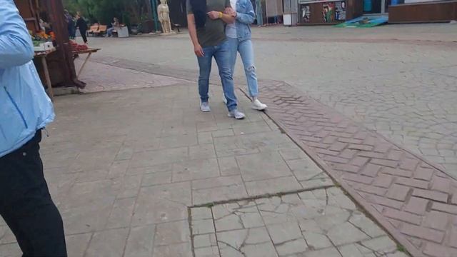 Ходим по рынку села Витязева , который расположен рядом с Анапой. смотреть онлайн