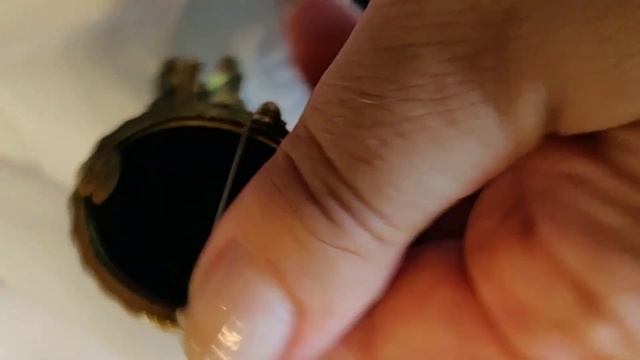 114. Поговорим о брошках! Прогулка по подружкиным закромам. Потрясающая коллекция винтажных брошей смотреть онлайн