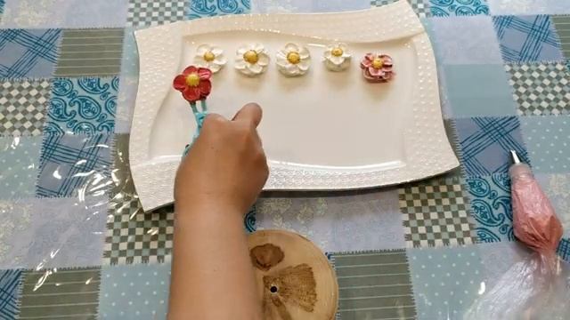 Торт. Цветы из БЗК. Белковый крем. Ромашки, хризантемы, пионы.Flowers from BZK. смотреть онлайн