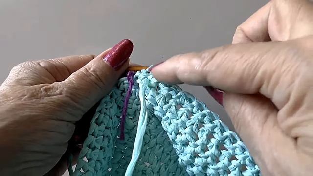 Ковбойская шляпа из пряжи раффия крючком. Шляпа с полями крючком. Часть 2. смотреть онлайн