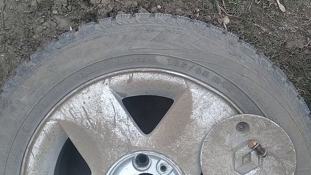 Рено Сандеро Степвей - Меняю зимнюю резину на летнюю