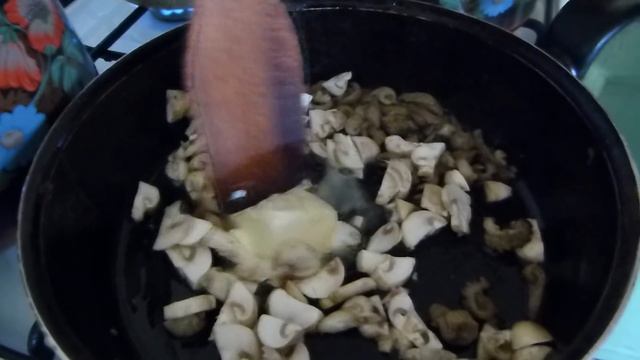 Старинное блюдо из 17 века/Куриные гребешки под соусом/Картофельное пюре смотреть онлайн