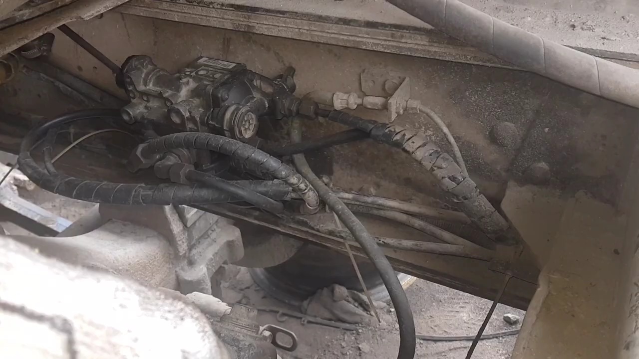 КАМАЗ СНИМАЕШЬ С РУЧНИКА ВЫКИДЫВАЕТ ВОЗДУХ// ТАНЦЫ С БУБНОМ ВОКРУГ МАШИНЫ смотреть онлайн