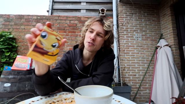 ALLE CORNFLAKES DIE ER BESTAAN ETEN ( echt alles ) смотреть онлайн