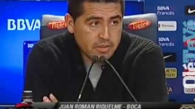 Riquelme se cruzó con un periodista en su conferencia смотреть онлайн