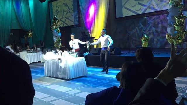 Форум SWIG в Москве (Танец барменов). смотреть онлайн