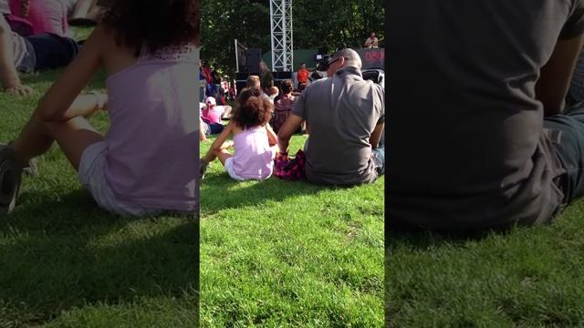 0800 performs at Parc de la Villette, Paris смотреть онлайн