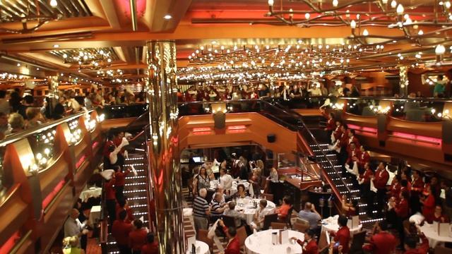 Круиз на Costa Pacifica вокруг Европы. Капитанский ужин в ресторане лайнера.