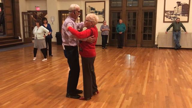 Left Turn to Face The Reverse Line Of Dance--Back Up Waltz--2 Right Turns смотреть онлайн