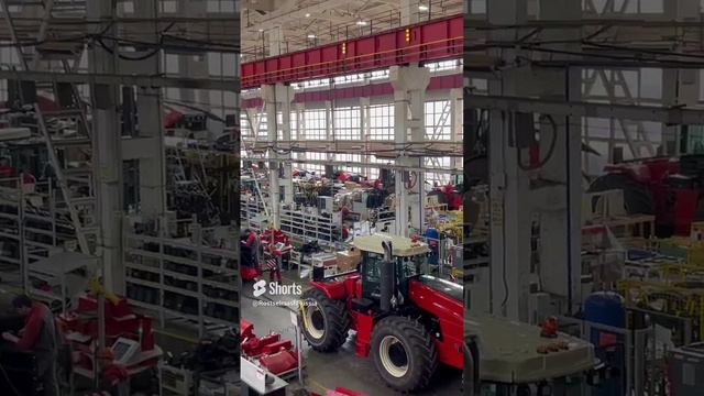 Цех, в котором рождаются трактора #трактор #производство #agriculture #сельскоехозяйство смотреть онлайн