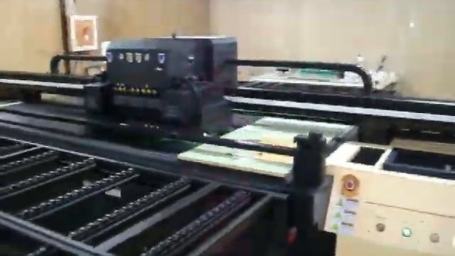 Широкоформатный гибридный УФ-принтер DILLI NEOTITAN-2504D-W2V - печать на фасаде (дверца шкафа) смотреть онлайн