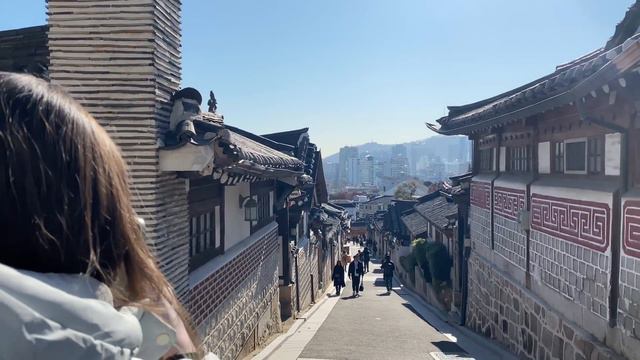 Korea is Really Different From Australia... Exploring Seoul 🇰🇷 (AMWF Vlog) смотреть онлайн