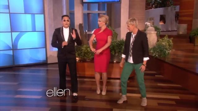 Surprise! Britney Learns 'Gangnam Style' from Psy! смотреть онлайн