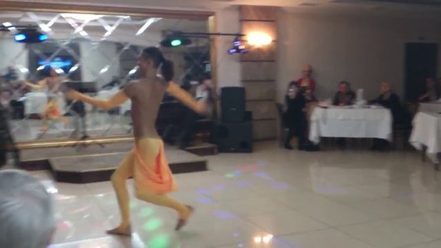 3ala min - Tamerlan - male bellydance смотреть онлайн