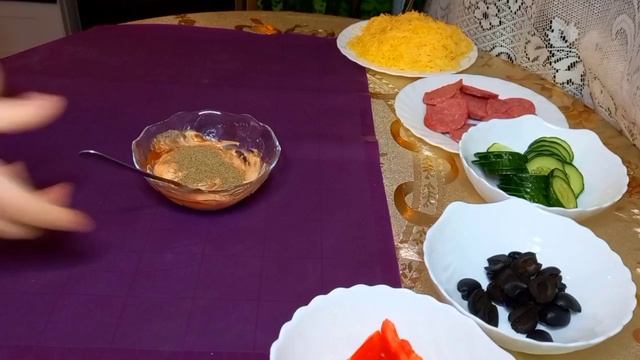 Пицца в духовке на 15 минут .Рецепт простой за то вкусный,