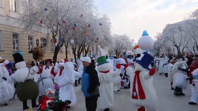 Ежегодное новогоднее шествие снеговиков смотреть онлайн