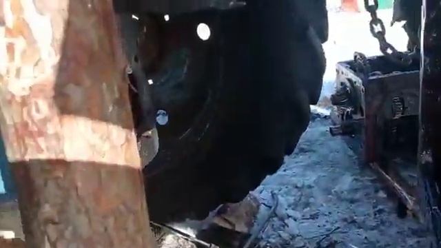 Мтз 82. Порвало шестерню задней передачи. Ремонт в полевых условиях смотреть онлайн