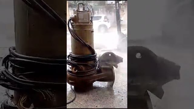 Bomba Flygt 3306 Limpeza da bomba antes do inicio da manutenção смотреть онлайн