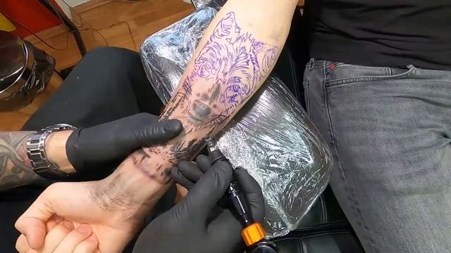 Wolf and Forest - Tattoo Time Lapse смотреть онлайн