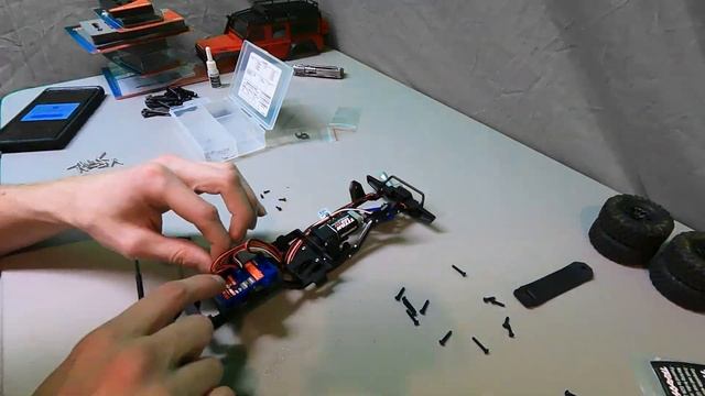 Upgrading the NEW Traxxas TRX-4M Defender! смотреть онлайн