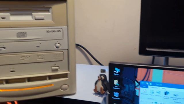 I built a Retro Beige USB 2.0 - Floppy / DVD-RW/ CD-RW Drive Caddy for use on Modern Computers. смотреть онлайн
