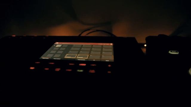 Live Looping jam // "Underwater" on MPC Live & Boss RC-505 | Adam King смотреть онлайн