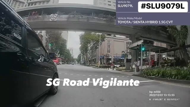 22Dec2022 Bencoolen St phv #SLU9079L toyota sienta changing lane without due care смотреть онлайн