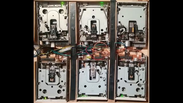 The Prodigy - "Voodoo People" (Pendulum Remix) on 6 floppy drives (Enhanced Edition) смотреть онлайн