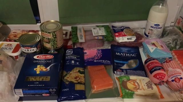 Завтрак в туманной деревеньке. Готовлю оливьешку. ЗАкуп в магните на неделю. Ужин. НАЖАРИЛИ КАРТОХИ смотреть онлайн