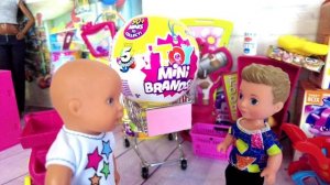 БЫСТРО ОТДАЛ ВСЕ ИГРУШКИ ВАЛЕРКЕ!? Катя и Макс веселая семейка! Смешные куклы Барби сериал Даринелк