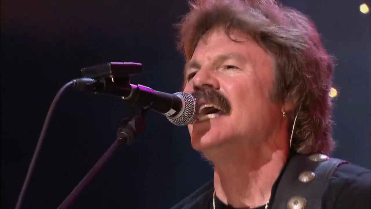 The Doobie Brothers - "Long Train Running" (Live 2004) смотреть онлайн