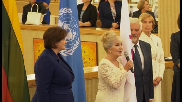 Meksikos aktorė Alisija Rodriges Fernandes Seime įteikė Taikos vėliavą смотреть онлайн