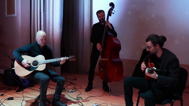 Minor Blues (Django Reinhardt) // DanisAcousticBand смотреть онлайн