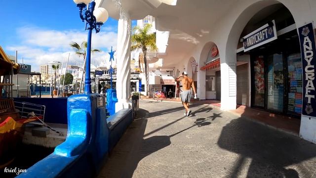 Benalmádena Port - Puerto Marina November 2020 | Málaga, Spain | City Walking Tour [4K] смотреть онлайн