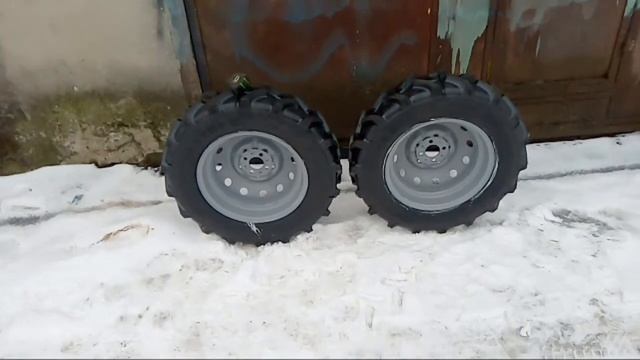 Нові покришкі для мінітрактора з мотоблока смотреть онлайн