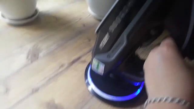 Распаковка — Беспроводной утюг Aresa AR-3124 смотреть онлайн