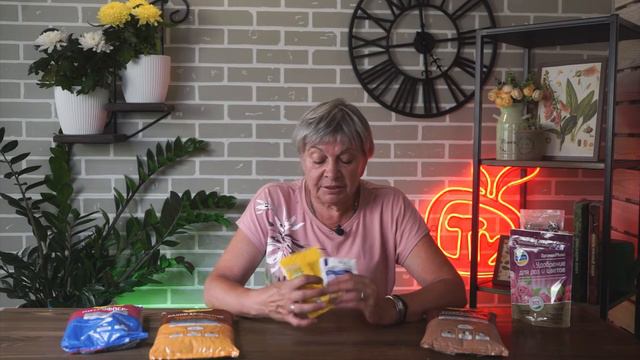 Срочная подкормка роз 🌸 Нужно ли кормить розу в конце августа смотреть онлайн