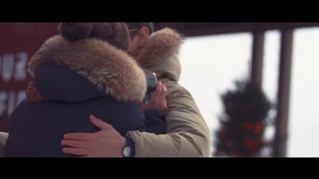 Venez patiner à la tour Eiffel ! / Come and skate at the Eiffel Tower! смотреть онлайн