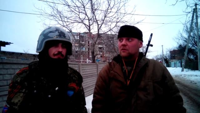 В посёлке возле аэропорта остаются мирные жители смотреть онлайн