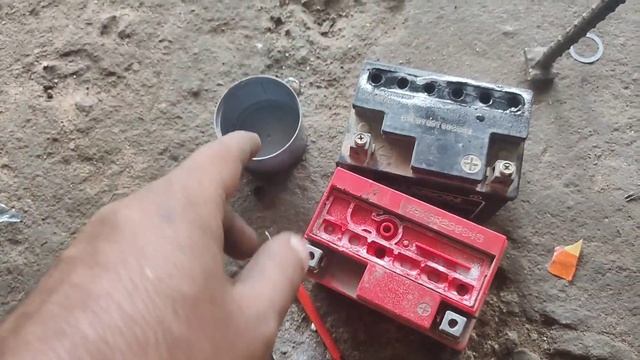 Dead Battery Repair at Home सिर्फ ₹5 में पुराने बैटरी को नया करें | Bike ki purani battery repair смотреть онлайн