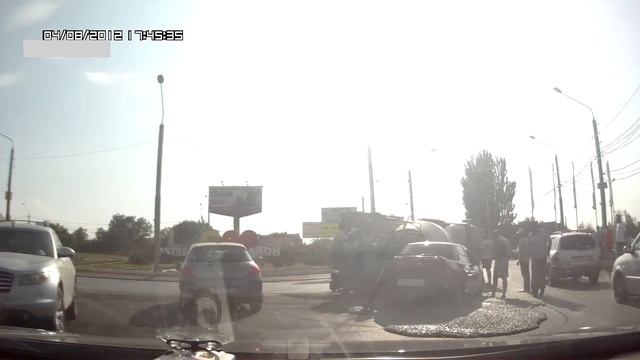 Бетономешалка перевернулась. Последствия. смотреть онлайн