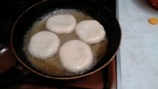 Беляши с куриным фаршем. смотреть онлайн