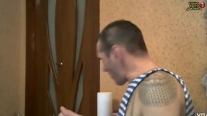 МОПС И ГОРЧИЦА, МОПС ПЛАЧЕТ