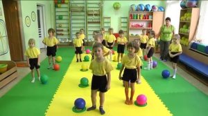 занятие по физкультуре в детском саду. Старшая группа